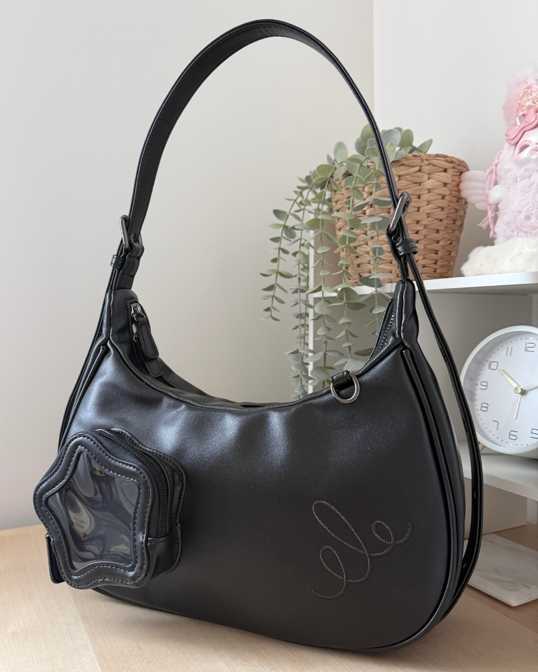 Charm Voyager Bag (Black)