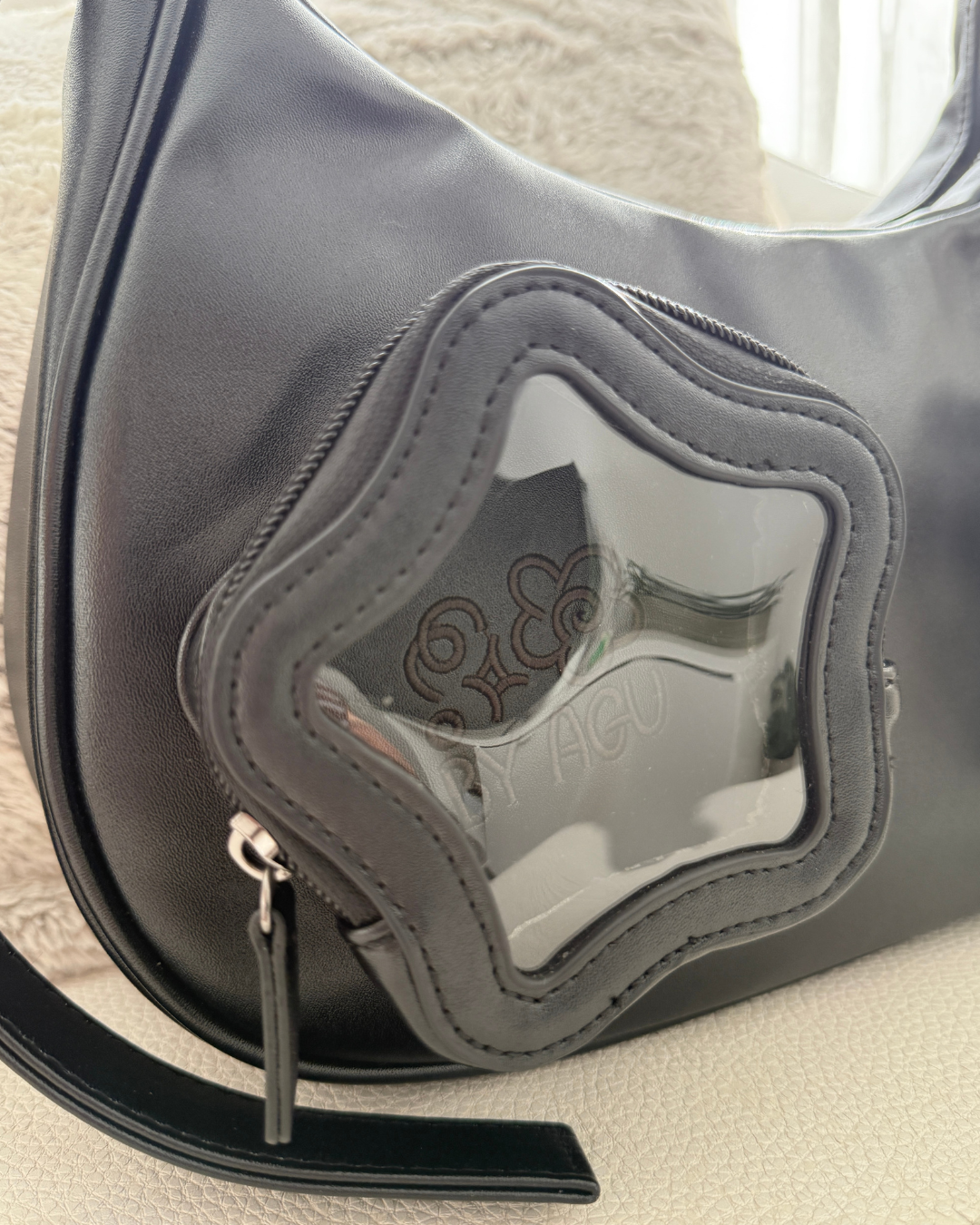 Charm Voyager Bag (Black)